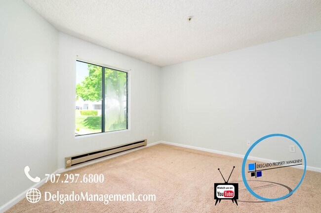 Building Photo - Glen Cove! Large two bedroom/2 baths avail...