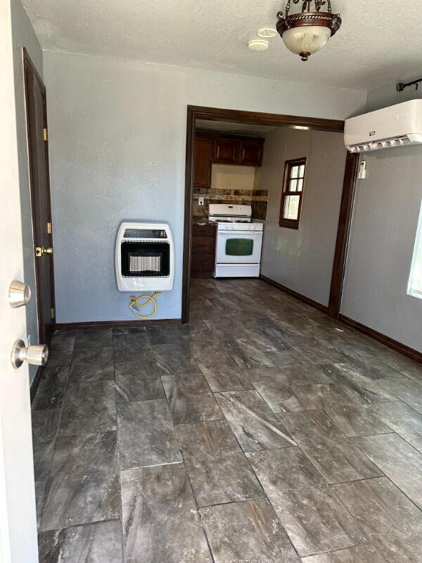 Building Photo - 1451 SW 13th St