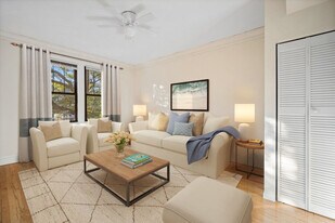 Building Photo - 338 Tudor Ct