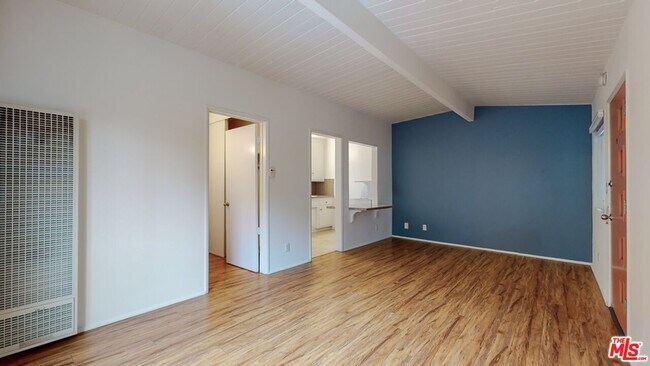 Building Photo - 10333 Santa Monica Blvd