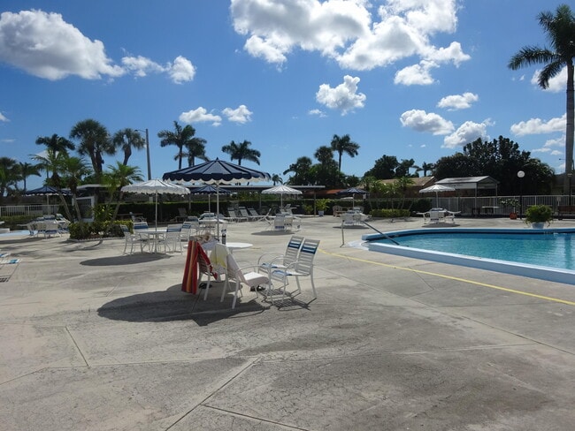 Building Photo - 2723 Emory Dr W