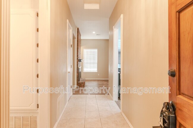 Building Photo - 1109 David Rd