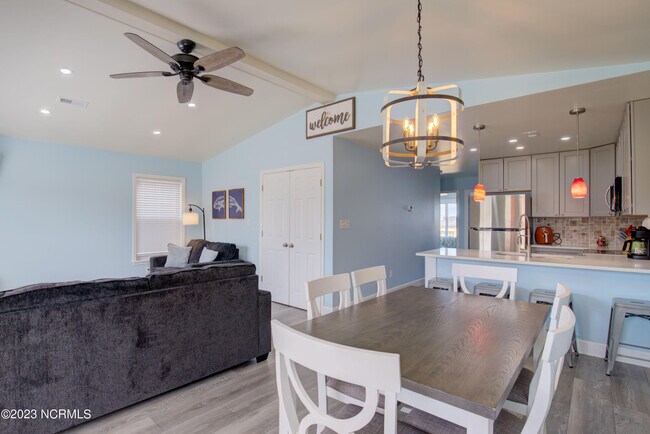 Building Photo - 1881 New River Inlet Rd