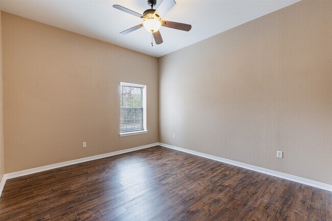 Building Photo - 10552 FM Rd 2432