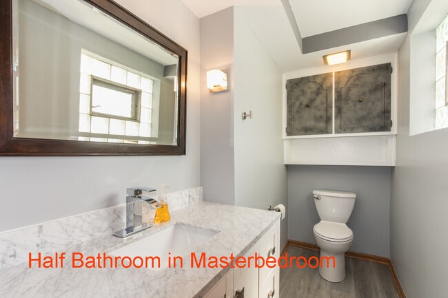 Building Photo - 4835 N Central Ave