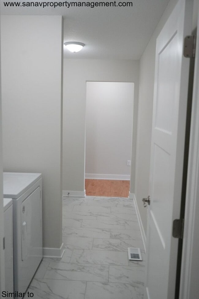 Building Photo - "Modern Comfort & Convenience: 3 Bed, 2 Bath Ranch Style Home in Waukee's Prime Location"
