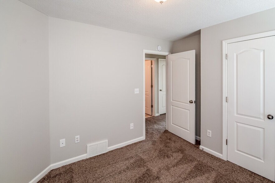 Building Photo - 10182 Sorrento Pl