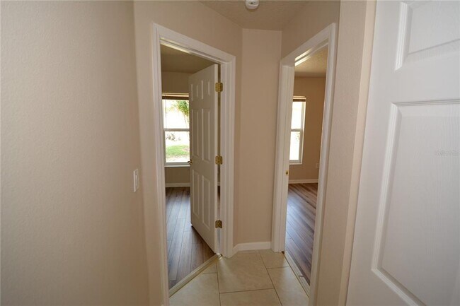 Building Photo - 56 Shinnecock Dr