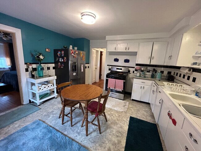 New stove & fridge - 34 Rose Hill Rd