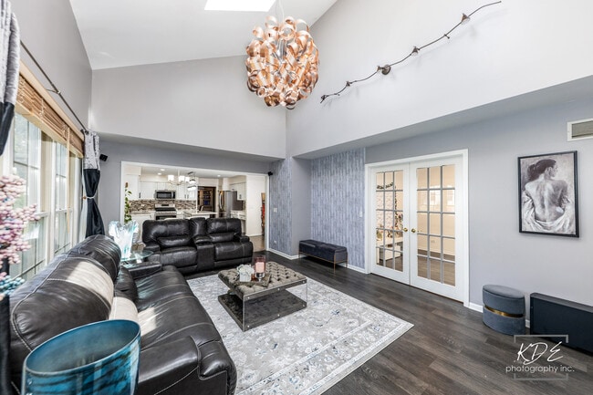 Building Photo - 3730 Baybrook Dr