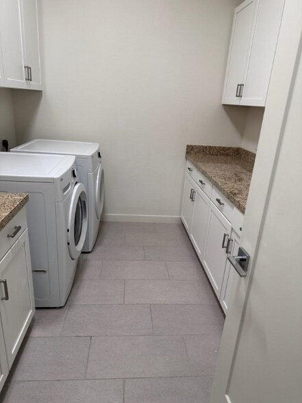 Building Photo - 3427 E Harwell Rd