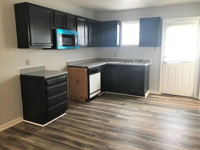 Building Photo - 914 Prater Rd