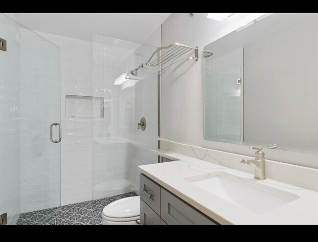 Building Photo - 195 N Harbor Dr