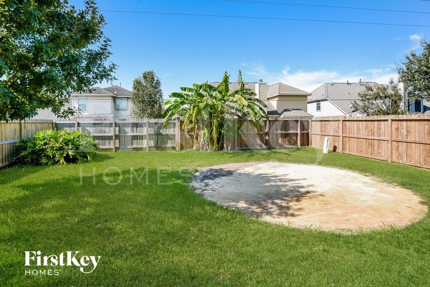 Building Photo - 8207 Sugar Cane Dr