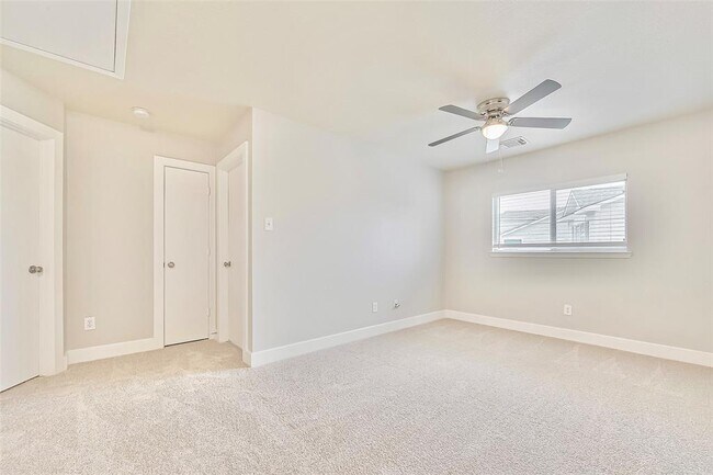 Building Photo - 5711 Silver Oak