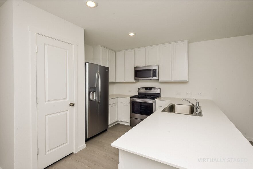 Building Photo - 2768 Mistwood Dr