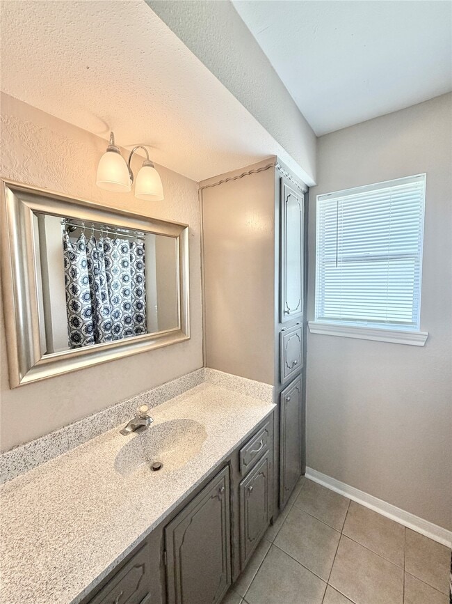 Building Photo - 12426 Foxburo Dr