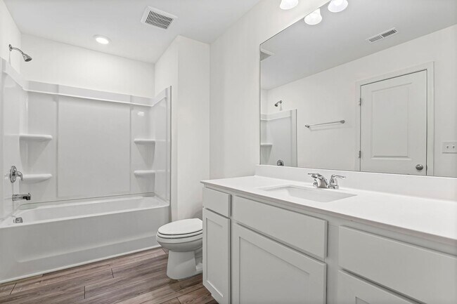 Building Photo - ***MOVE IN SPECIAL -$500 OF FIRST 2 MONTHS RENT WITH A JANUARY 31ST OR SOONER MOVE IN DATE***Welc...