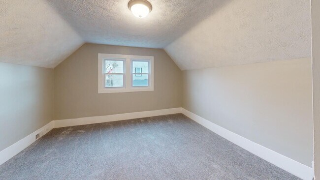 Building Photo - 3218-22 Walton