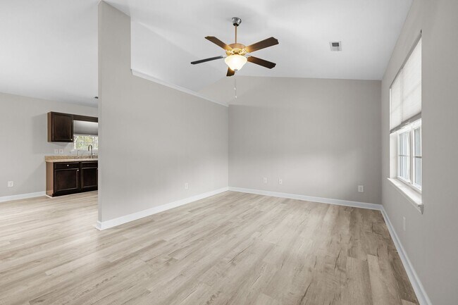 Building Photo - Woodbury Farms