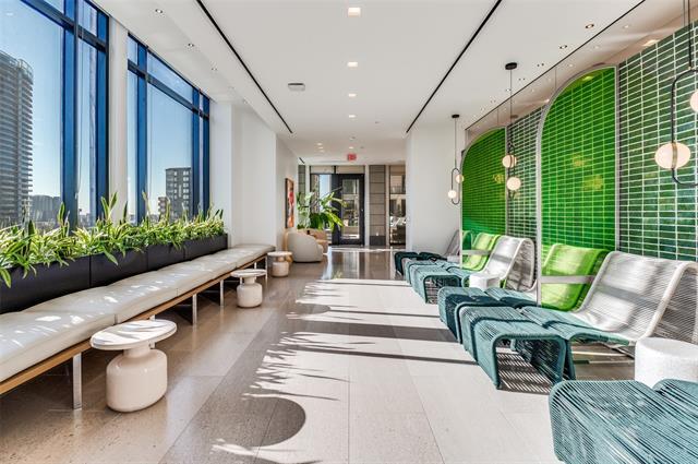 Building Photo - 3003 Maple Ave