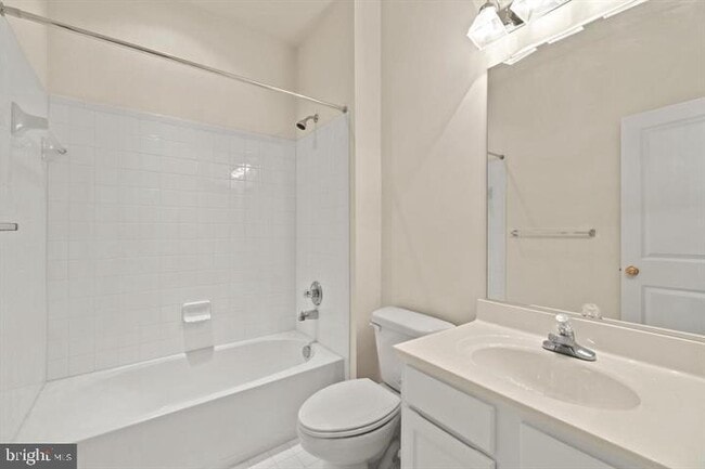 Building Photo - 14160 Catbird Dr