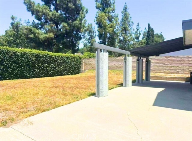 Building Photo - 1525 Meadow Glen Rd