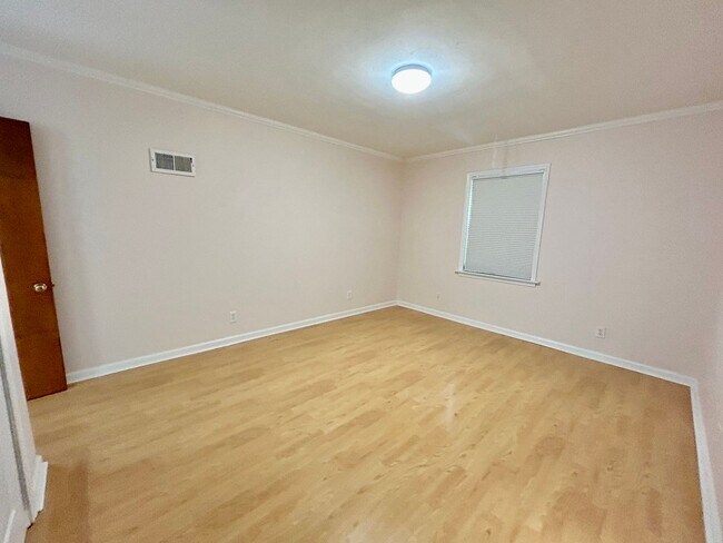 Building Photo - Amazing Home in Tahoma Terrace!