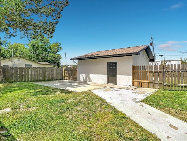 Building Photo - 1415 Frances Dr