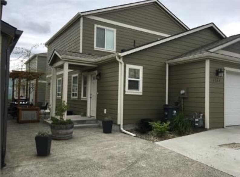Primary Photo - 1107 Hourglass Ln