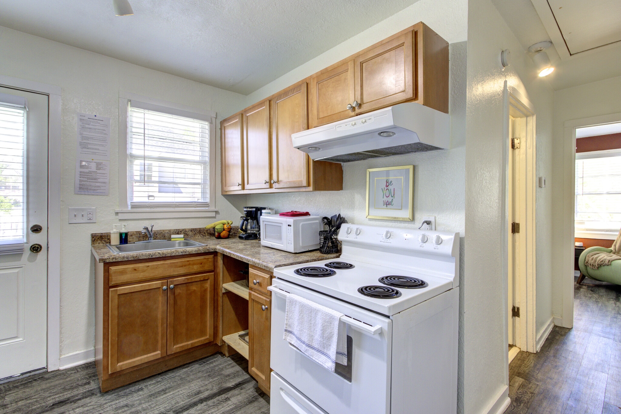 Building Photo - 1980 Jefferson Ave