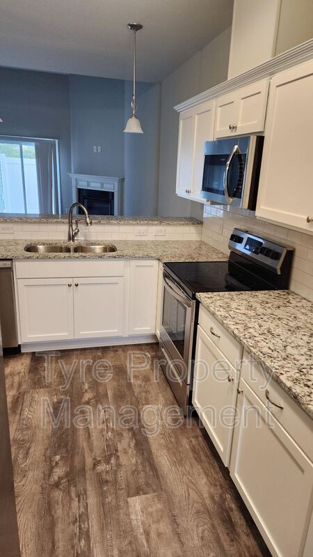 Building Photo - 1815 Fox Den Way