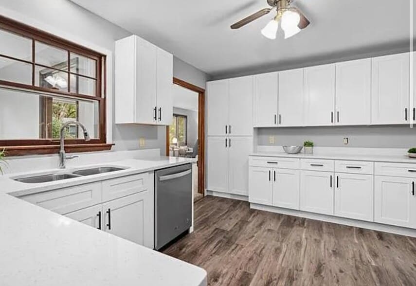 Building Photo - 5929 Mayhill Dr