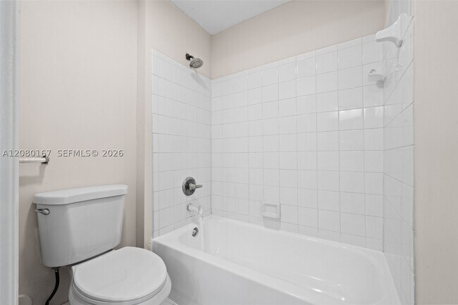 Building Photo - 6992 SW 39th St