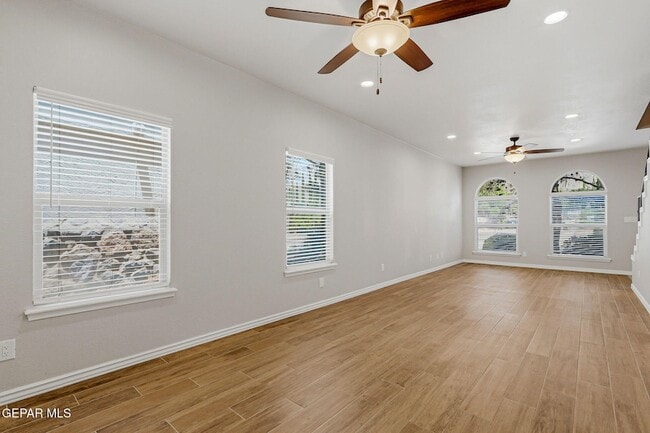 Building Photo - 825 Dulce Tierra Dr
