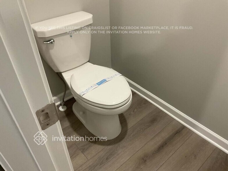 Building Photo - 516 Almere Dr