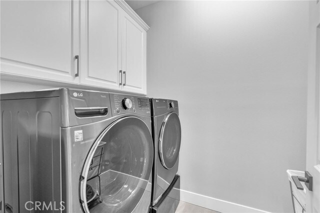 Building Photo - 230 Bright Poppy