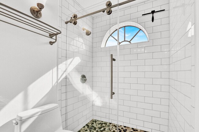 Building Photo - 52 Uno Lago Dr