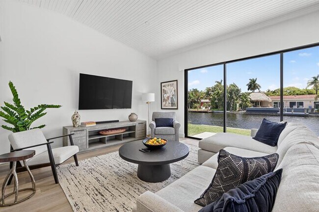 Building Photo - 2157 Coral Gardens Dr