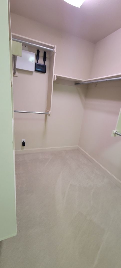 Building Photo - 1 Level Union School 3/2/2 w/ office and bonus room.