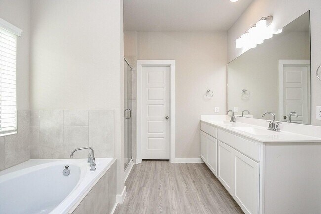 Building Photo - 21631 Coral Mist Dr