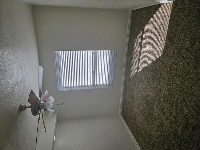 Building Photo - 1310 S Hardy Dr