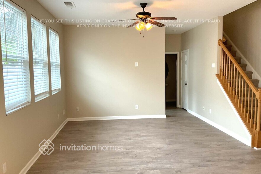 Building Photo - 3680 Roseman Landing