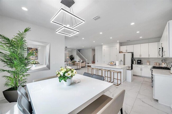 Building Photo - 32203 Mahogany Valley Dr