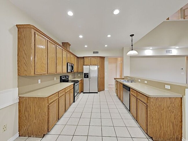 Building Photo - *No Application Fee*