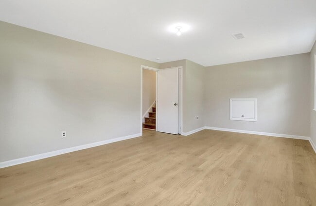 Building Photo - 8005 Candlewood Dr