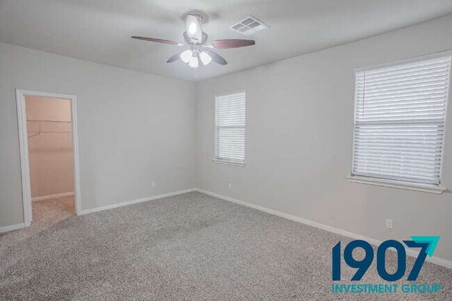 Building Photo - Stunning Modern 3-Bedroom Home in Newcastl...