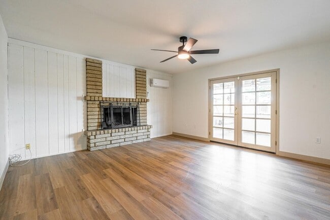 Building Photo - 5739 W Monte Vista Rd