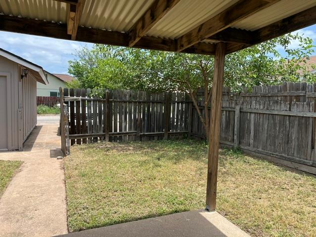 Building Photo - 1428 W Braker Ln
