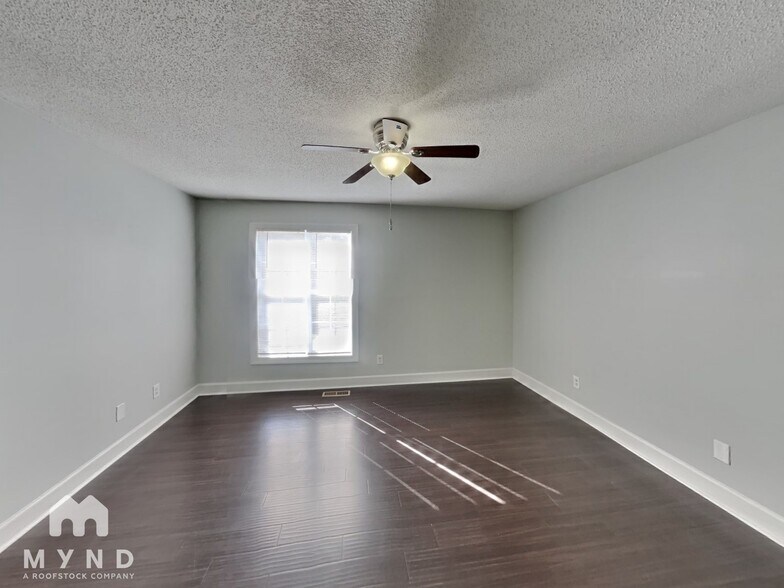 Building Photo - 1221 Delham Rd